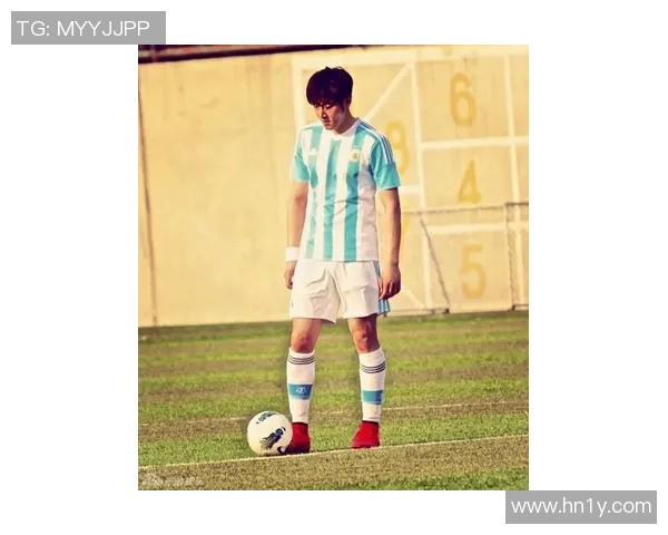 足球明星穿着球衣展现风采的写真集精彩瞬间回顾